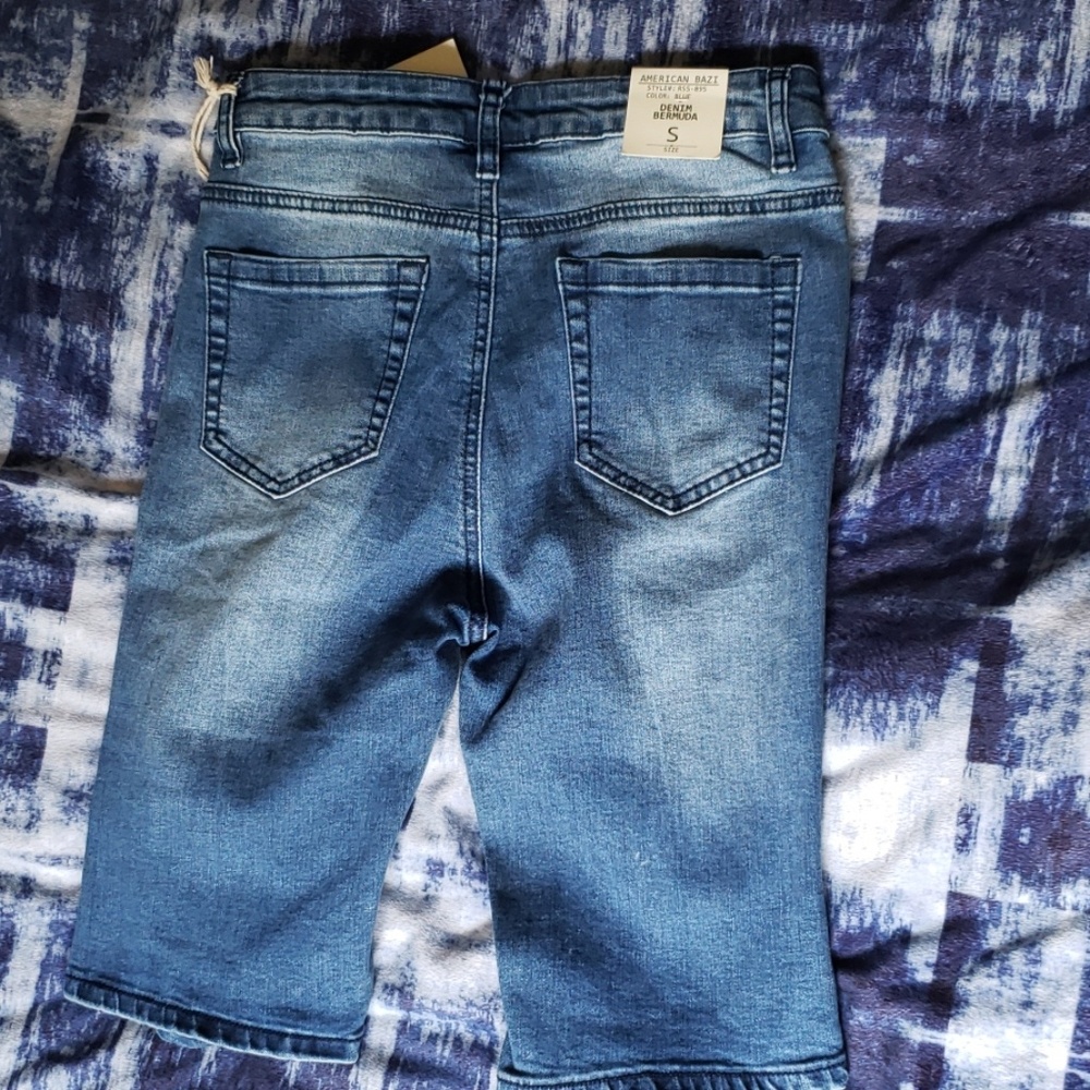 American Bazi Bermuda shorts - Picture 3 of 3